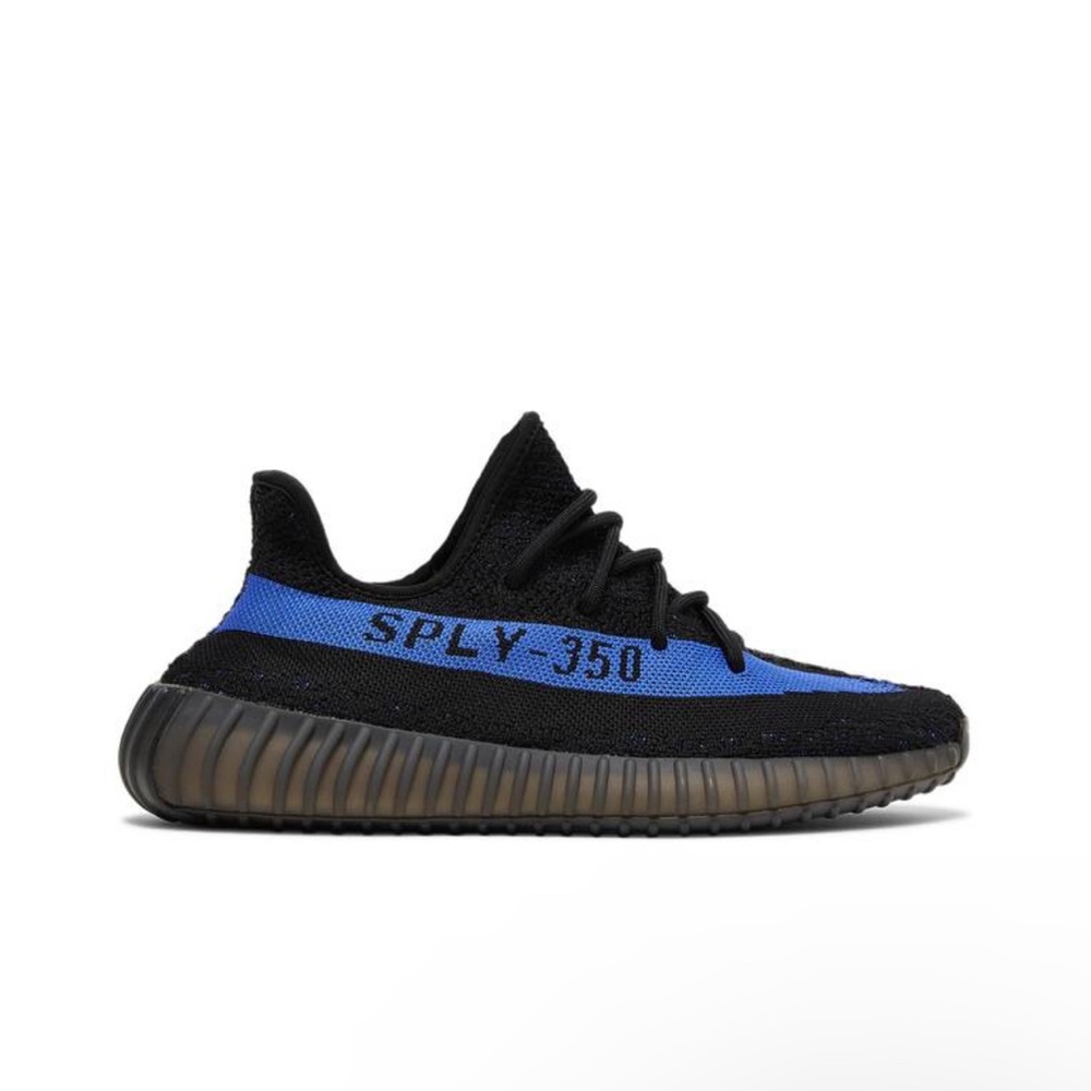 Yeezy shoes brand new !! Unisex